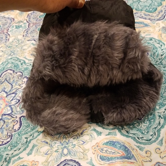 Winter hat - Picture 2 of 4